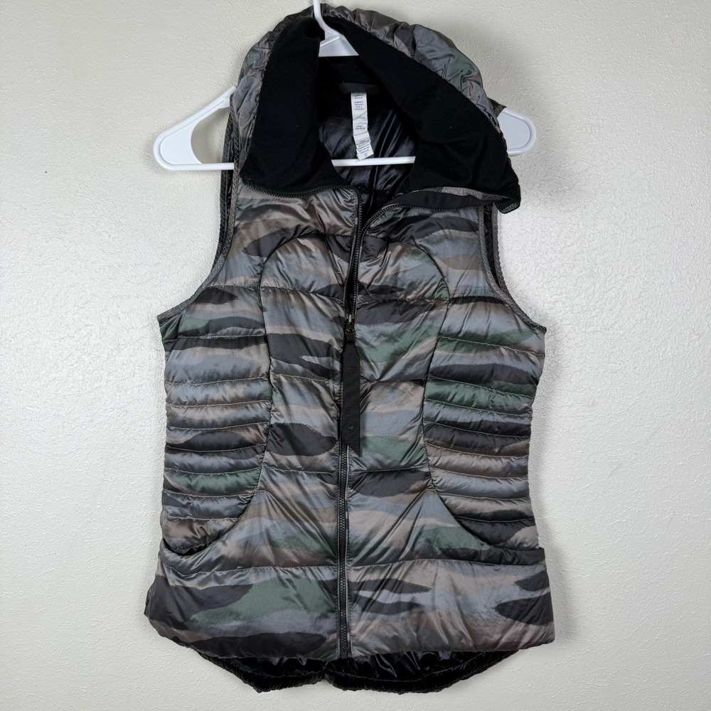 lululemon athletica Womens Camo Quilted Hooded Puffer Vest - Green/Gray/Black
